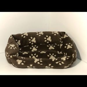 Pet paw bed design